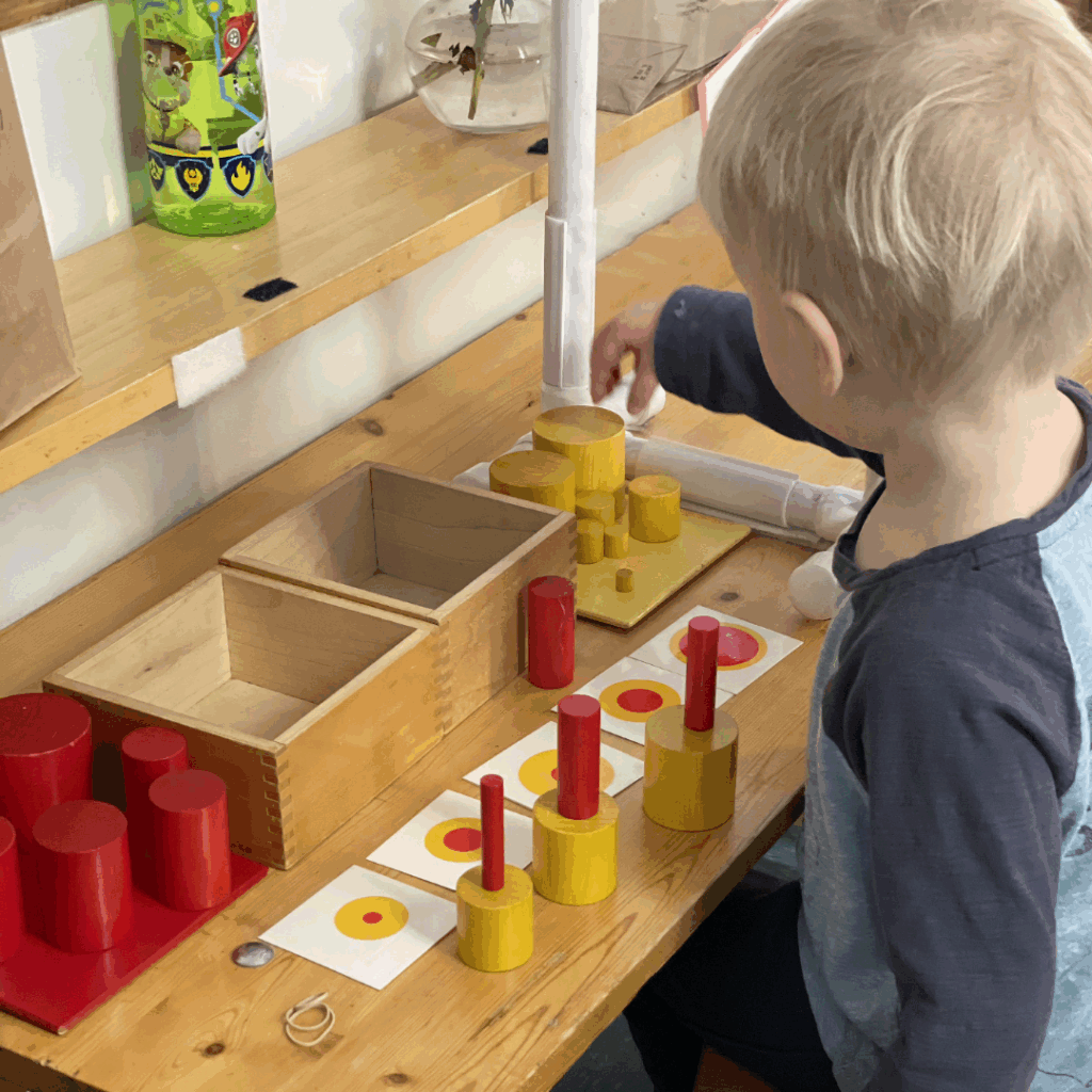 The cylinders vary in diameter , height and length.